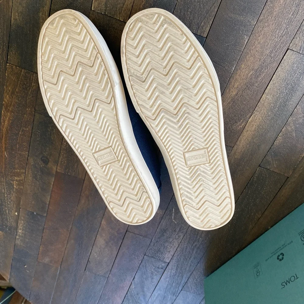 Toms Women's Blue Slip-On Loafers - Picture 2 of 5